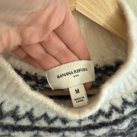BANANA REPUBLIC wool blend fair isle Nordic sweater scandi cottagecore size M - Picture 3 of 7